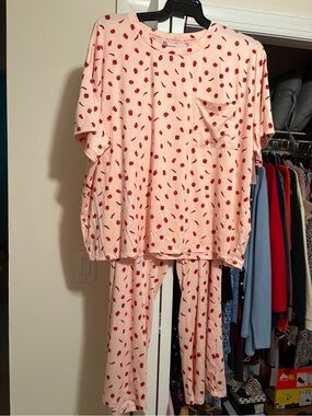 Two piece pajamas set